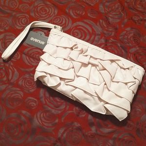 Avenue Wristlet NWT